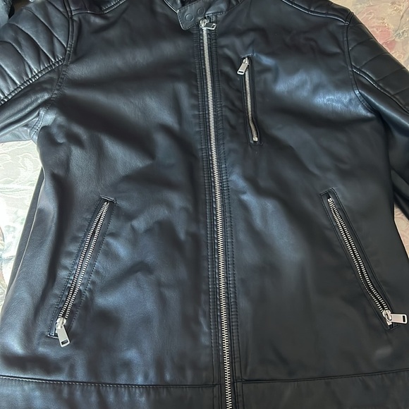 H&M Black Lightweight Jacket with Quilted Detailing - Picture 3 of 4